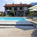 Near Maggiore Pool Casa de Férias *