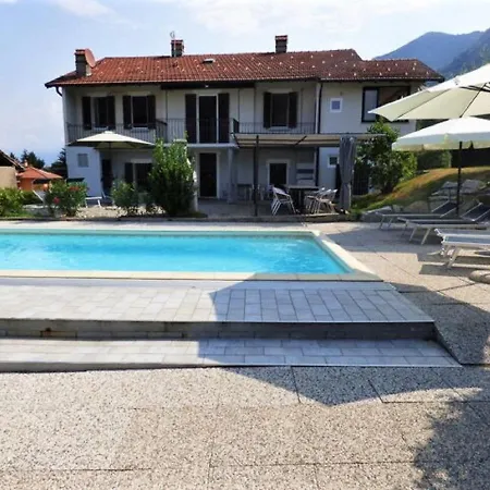 Near Maggiore Pool Casa de Férias *