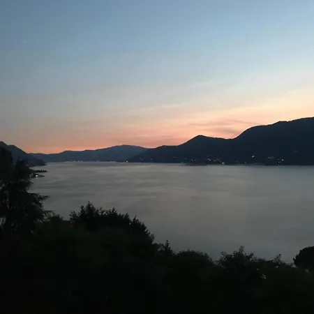 펜션 Near Maggiore Pool