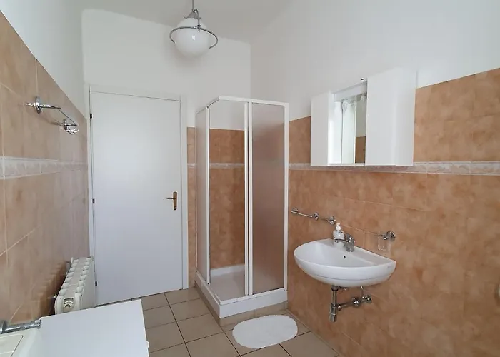 Near Maggiore Pool * 포르토 발트라바글리아